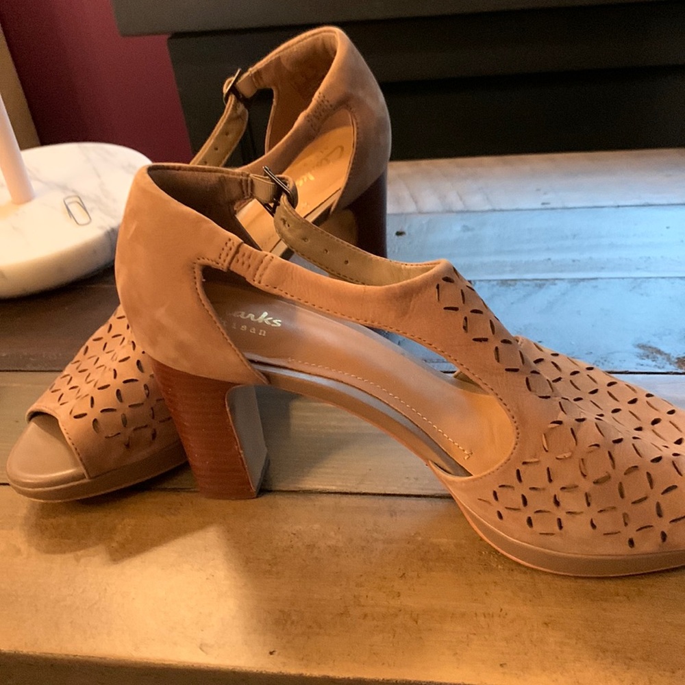 Light brown suede Sandels